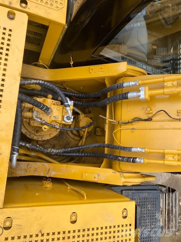 CAT 330 D Excavatoare pe șenile
