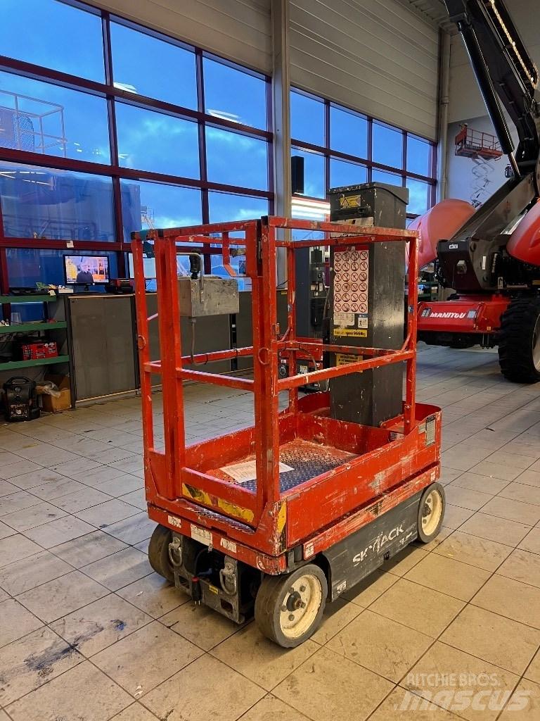 SkyJack SJ 16 Ascensoare verticale catarg