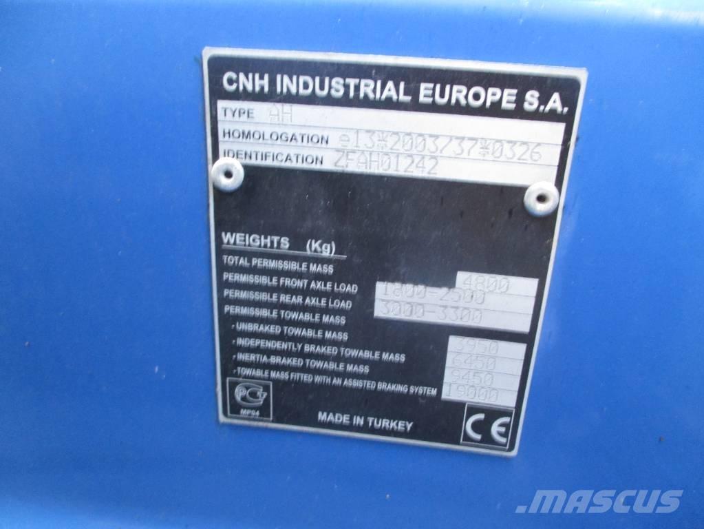 New Holland T 4.65 Tractoare