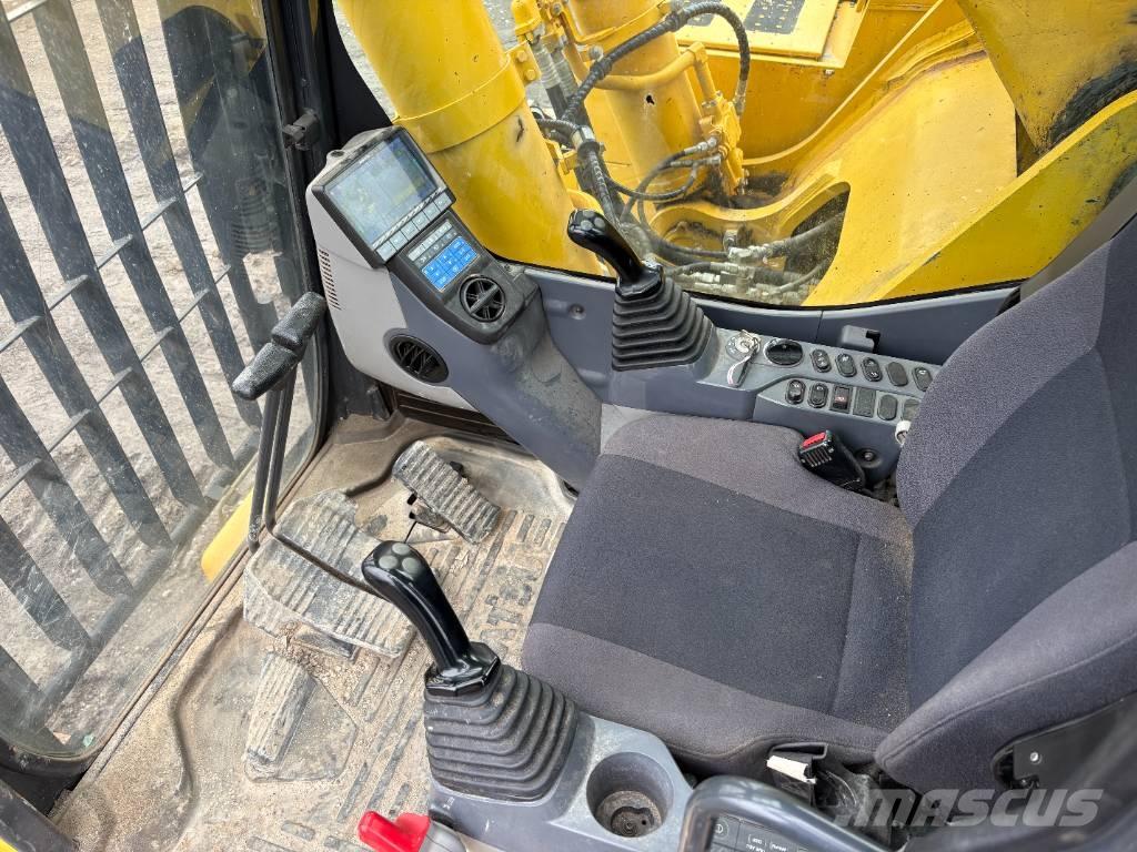 Komatsu PC700LC-11 Excavatoare pe șenile
