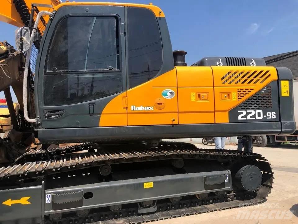 Hyundai R220-9s Excavatoare pe șenile
