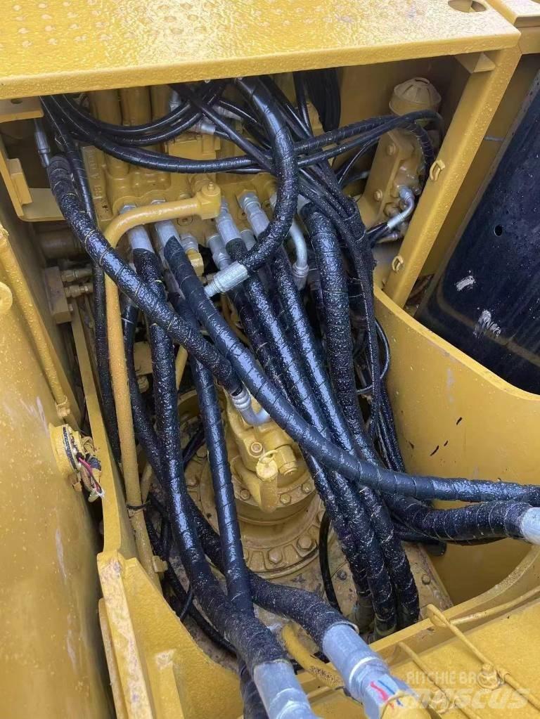 CAT 320 D2 Excavatoare pe șenile
