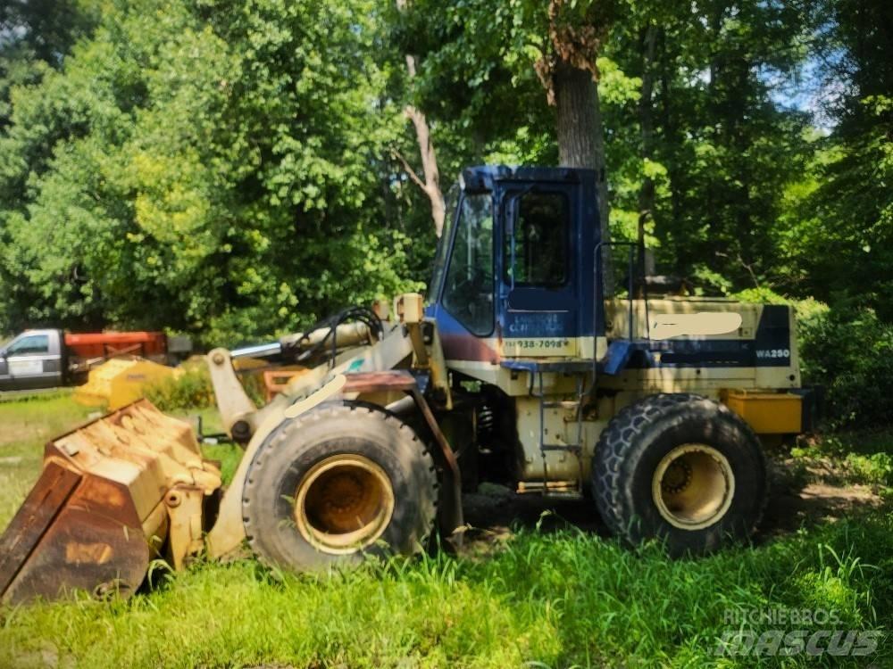 Komatsu WA 250 Incarcator pe pneuri