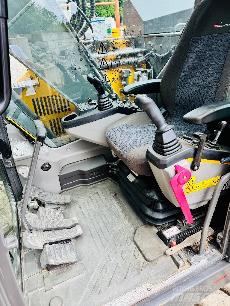 Volvo ECR 145 E Excavatoare pe șenile
