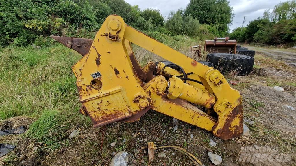 Komatsu D85 Sasiuri si suspensii