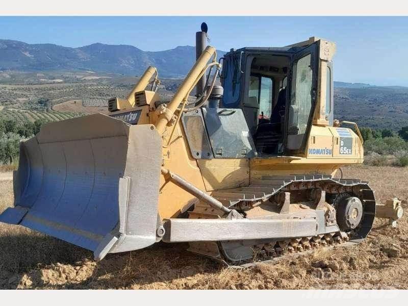 Komatsu D65EX-15 Buldozere pe senile