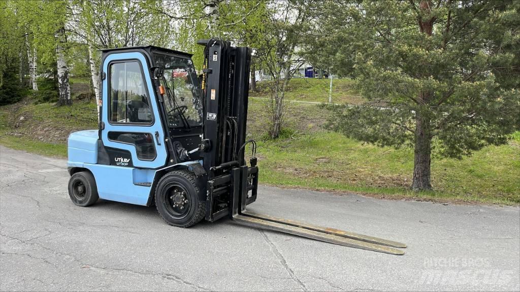 Utilev UT 30 PD Stivuitor diesel