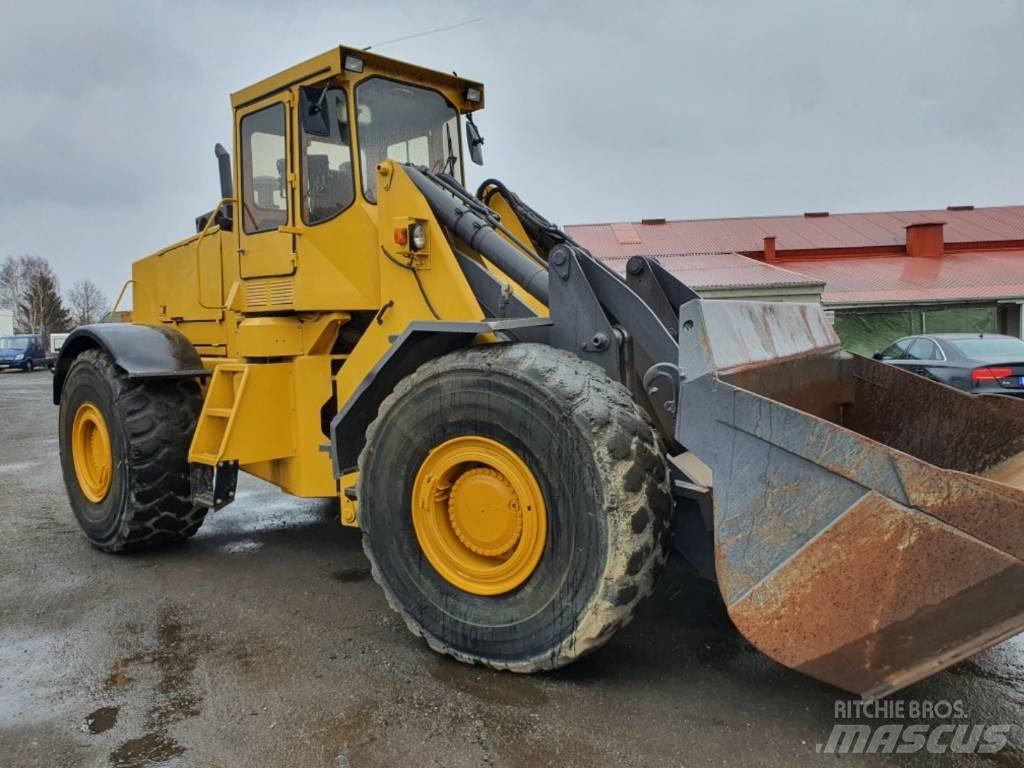 Ljungby 2240 Incarcator pe pneuri