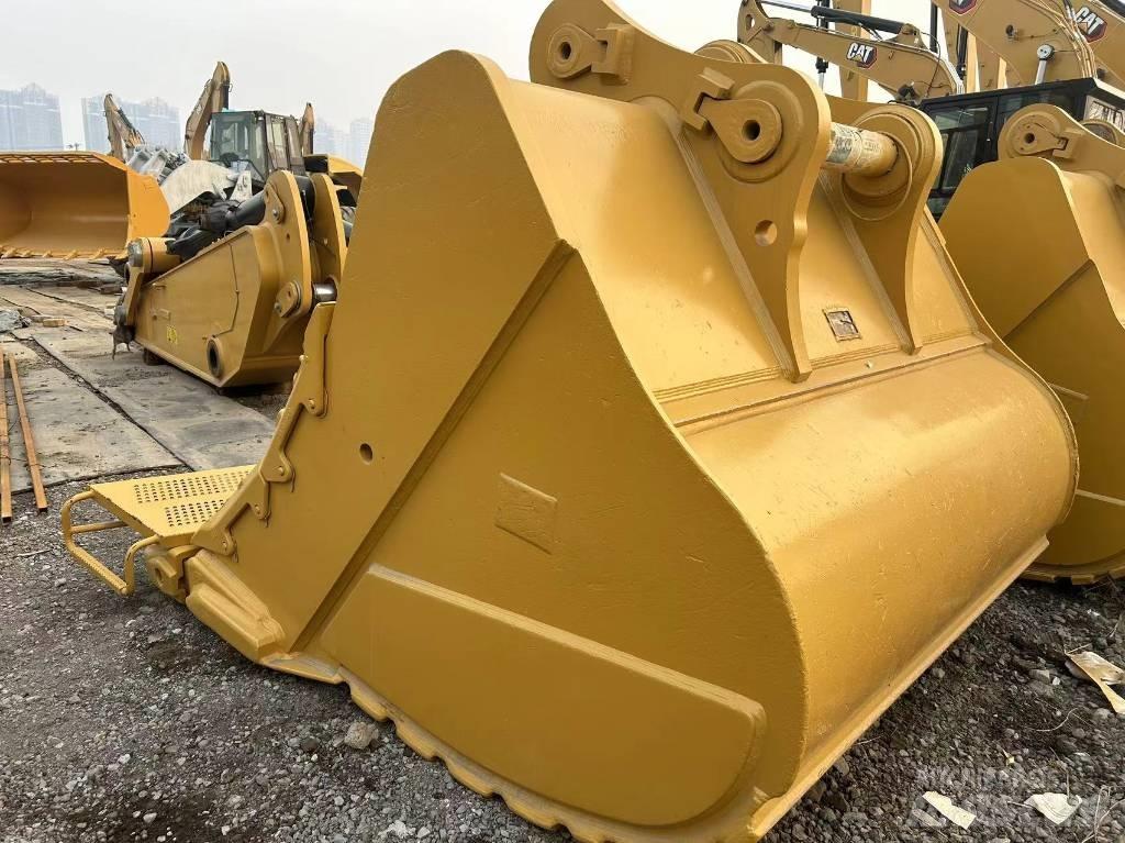 CAT 2020 CAT 390F Excavatoare cu roti