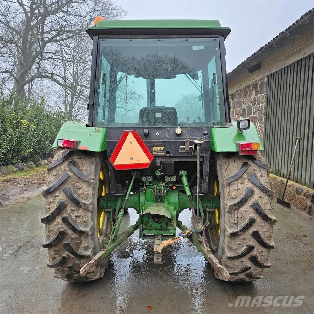John Deere 2040 Tractoare