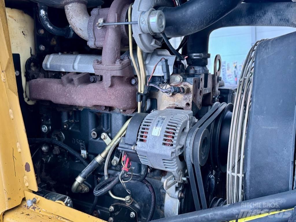 CAT 432 D Buldoexcavatoare