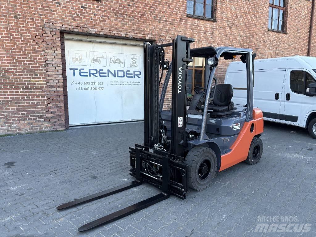 Toyota 02-8 FDF 25 Stivuitor diesel