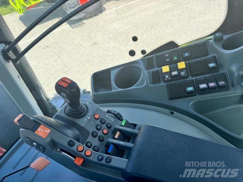 CLAAS AXION 810 Tractoare