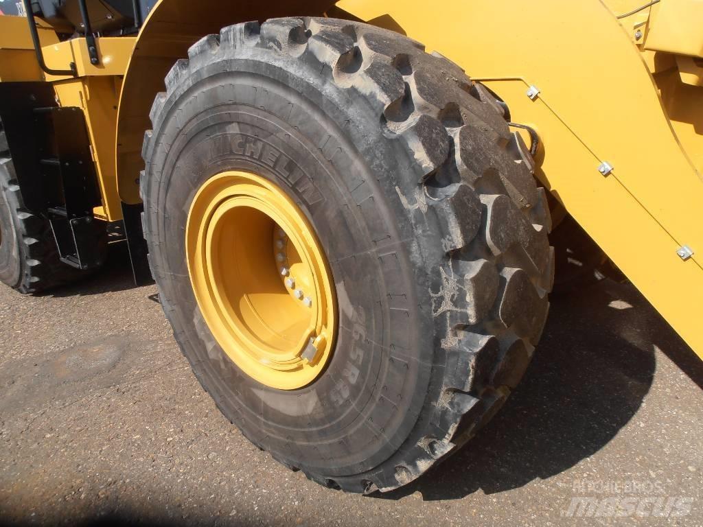 CAT 966K Incarcator pe pneuri