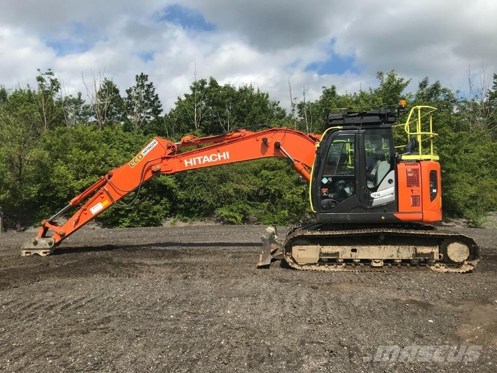 Hitachi ZX 135 US-6 Excavatoare pe șenile
