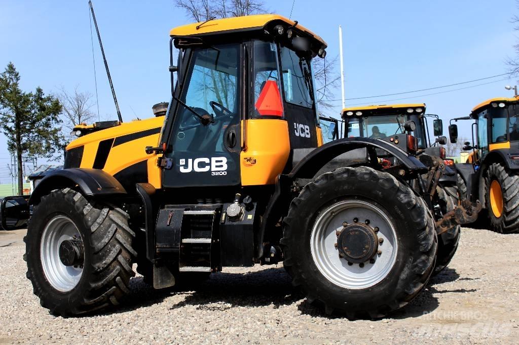 JCB Fastrac 3200 Tractoare