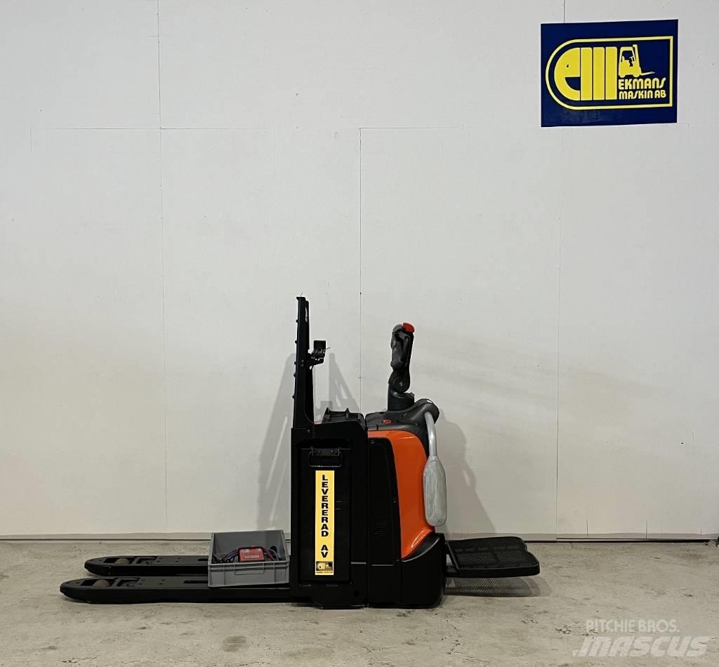 BT Truck LPE220 Transpaleta cu platforma