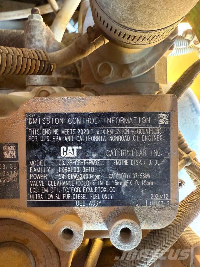 CAT 906M Incarcator pe pneuri