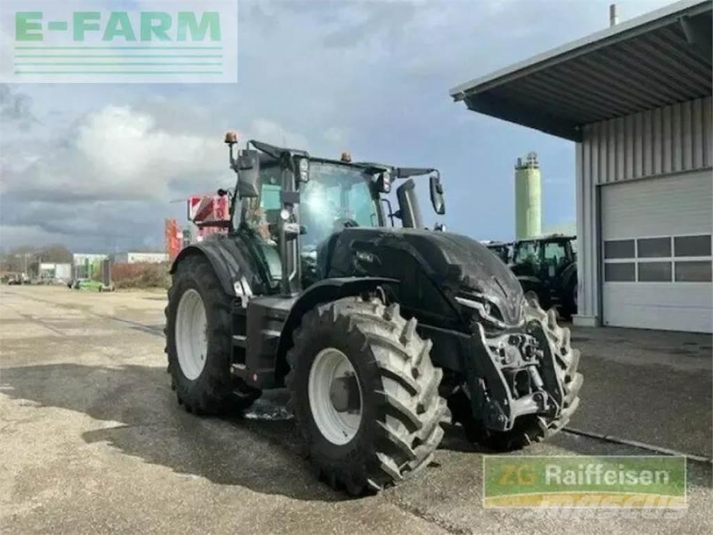 Valtra q245 Tractoare