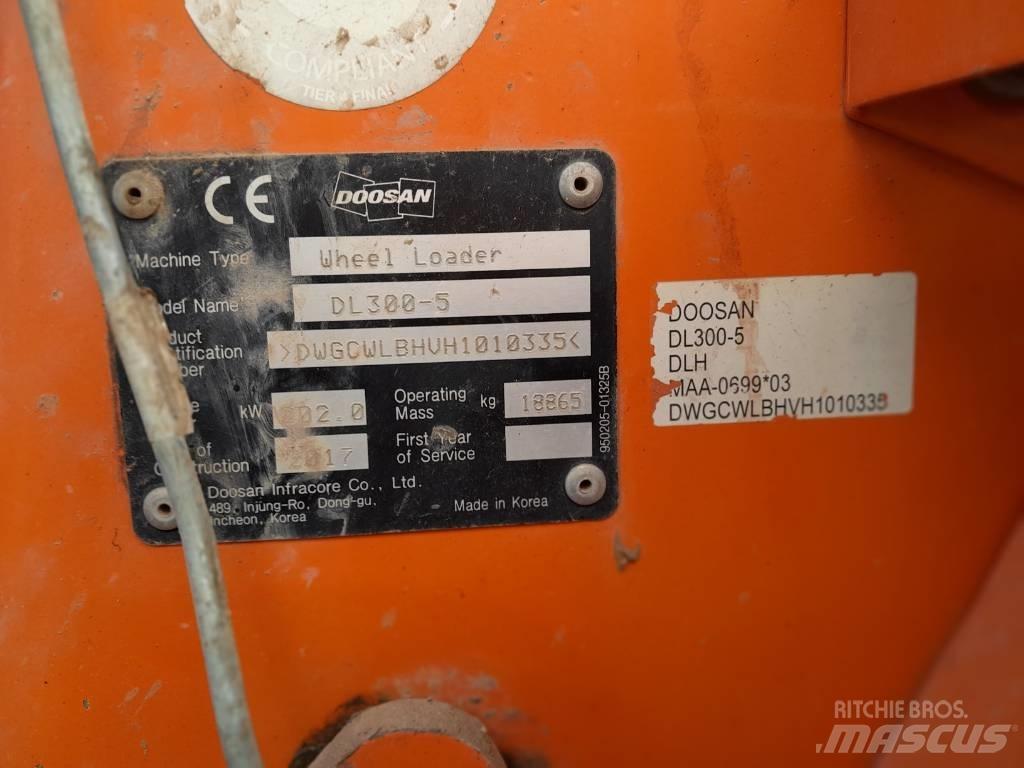 Doosan DL 300 Incarcator pe pneuri
