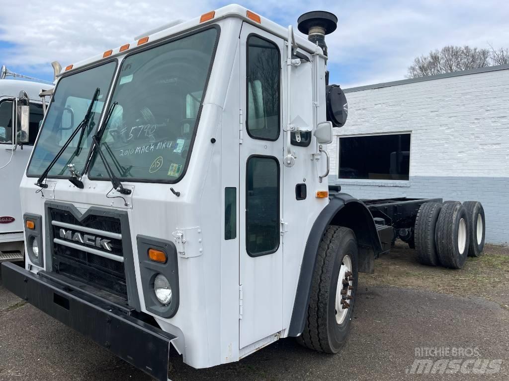 Mack LEU613 Camion cabina sasiu