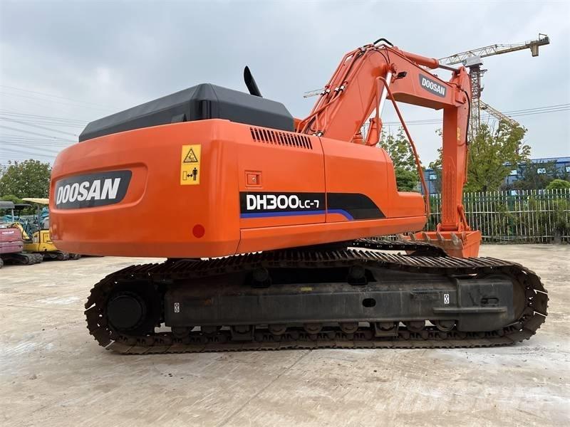 Doosan 300 Excavatoare pe șenile
