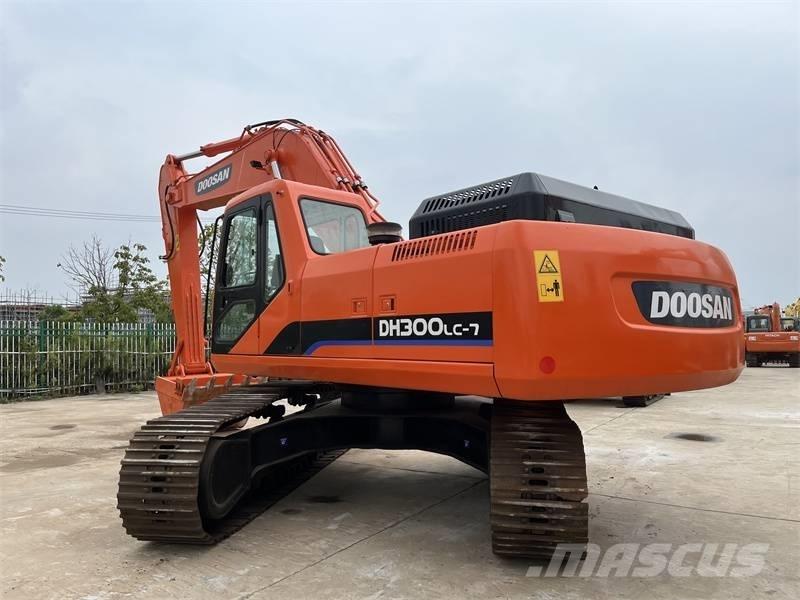 Doosan 300 Excavatoare pe șenile
