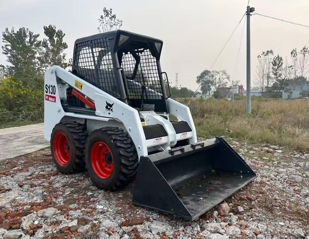Bobcat S 130 Mini incarcator