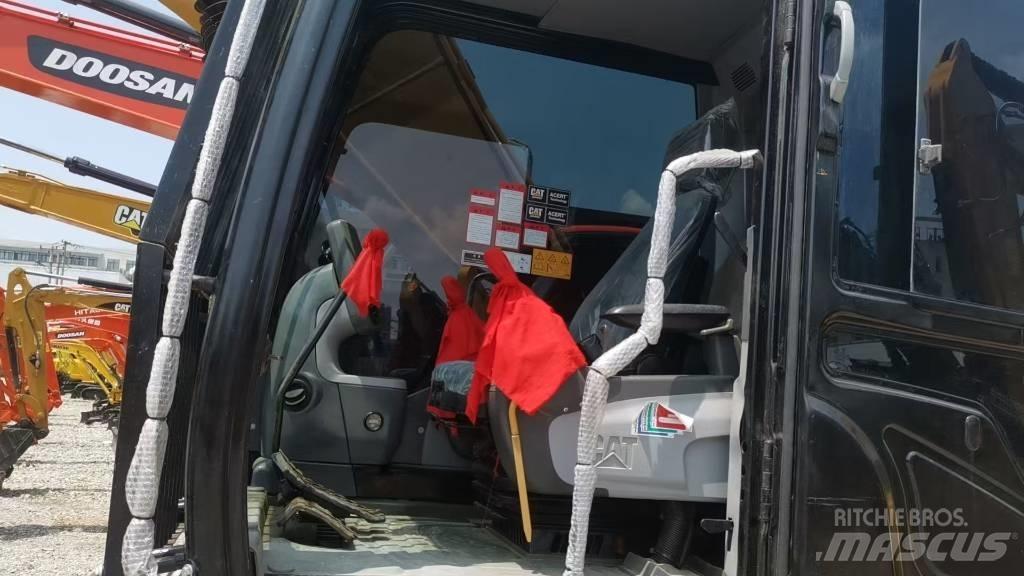 CAT 320 Excavatoare pe șenile
