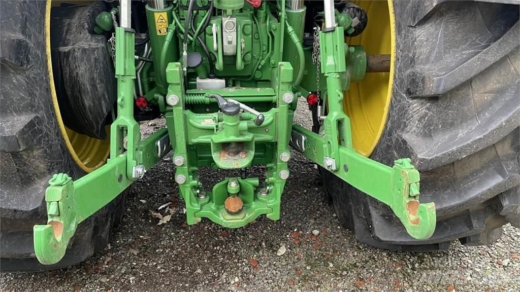 John Deere 6R215 Tractoare