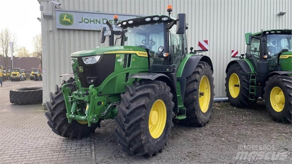John Deere 6R215 Tractoare