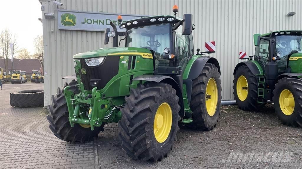 John Deere 6R215 Tractoare