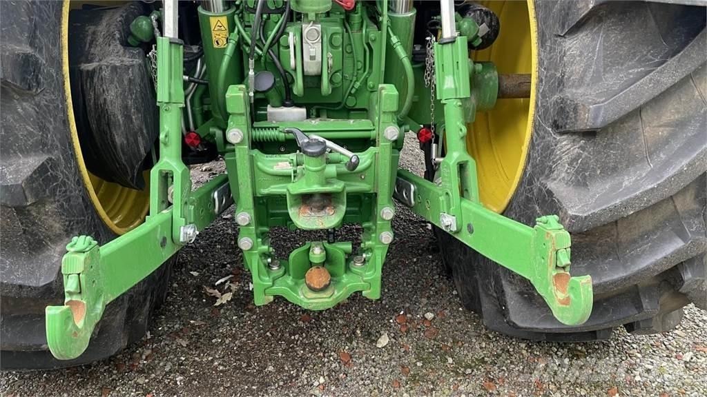 John Deere 6R215 Tractoare
