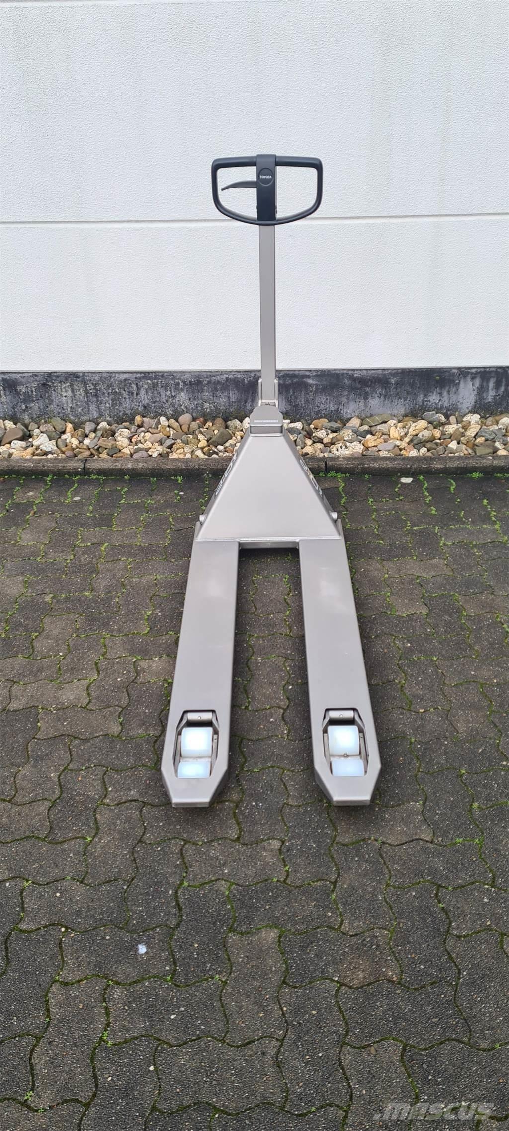 BT LHM 200ST Transpaleta electica cu furca