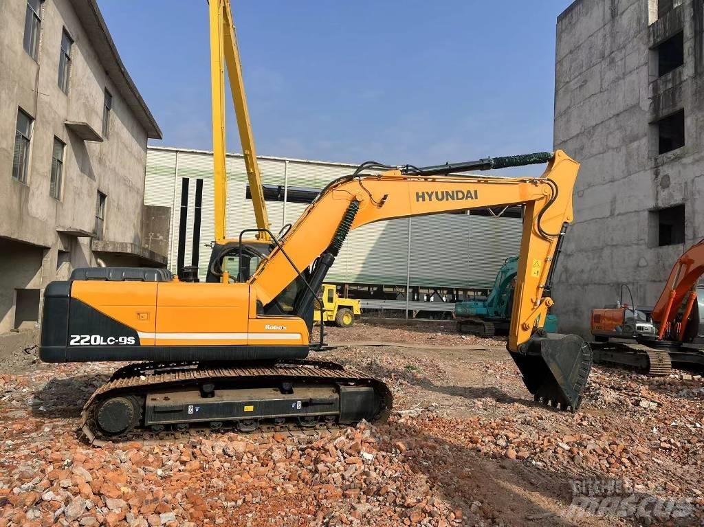 Hyundai R220 Excavatoare pe șenile

