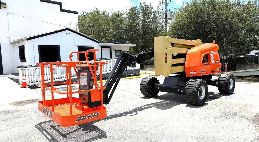 JLG 450 AJ Nacele cu brat articulat