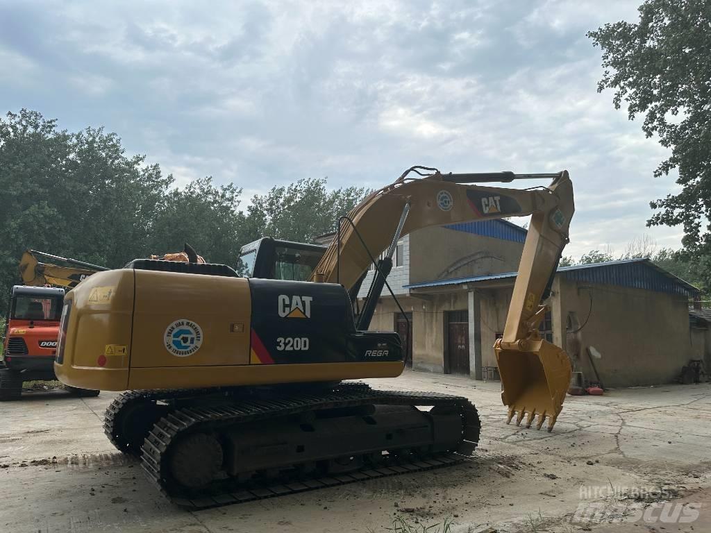 CAT 320D Excavatoare pe șenile
