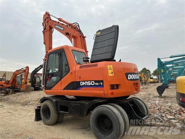 Doosan DH150W Excavatoare cu roti