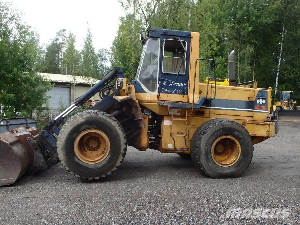 Komatsu WA 250-1 Incarcator pe pneuri
