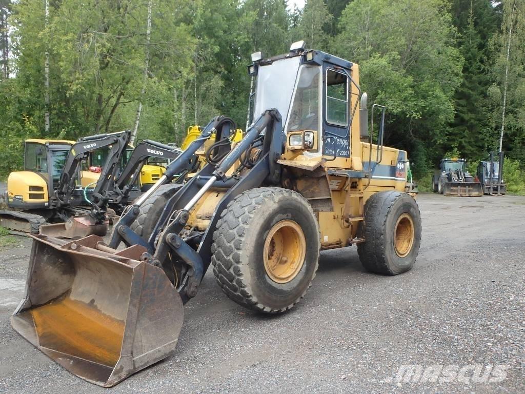 Komatsu WA 250-1 Incarcator pe pneuri
