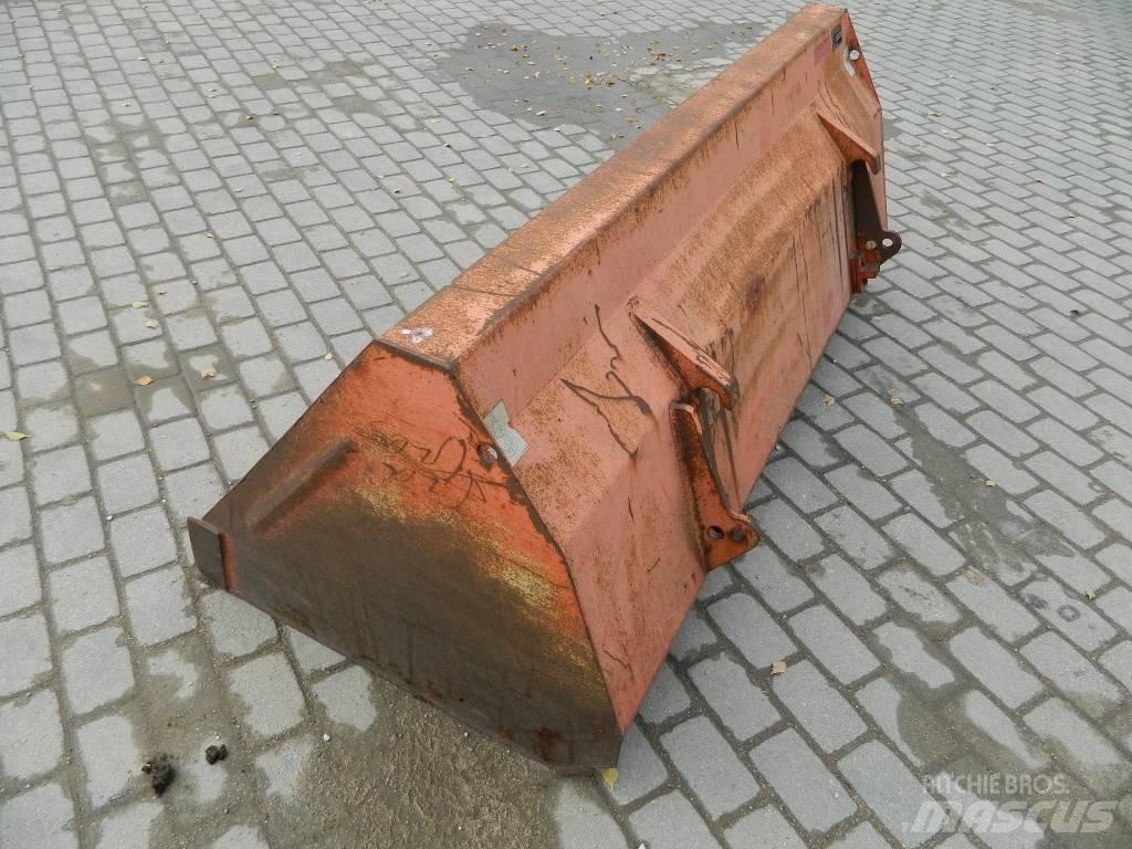  Kauss 18 Alte masini si accesorii pentru încarcat si sapaturi