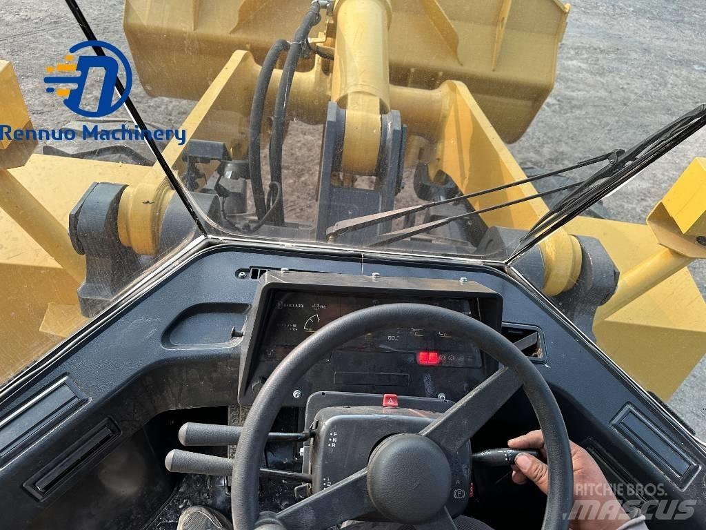 Komatsu WA380 Incarcator pe pneuri