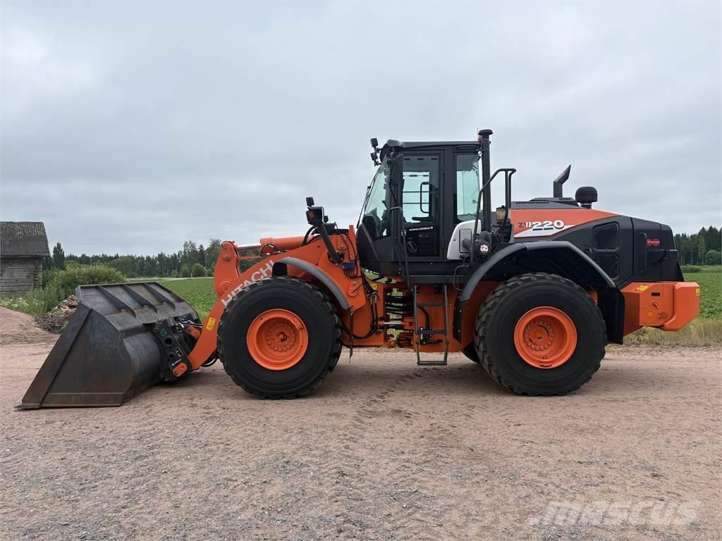 Hitachi ZW 220-6 Incarcator pe pneuri