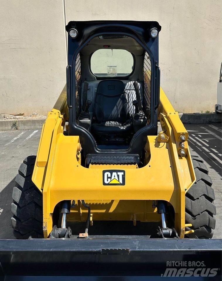 CAT 246 D Mini incarcator