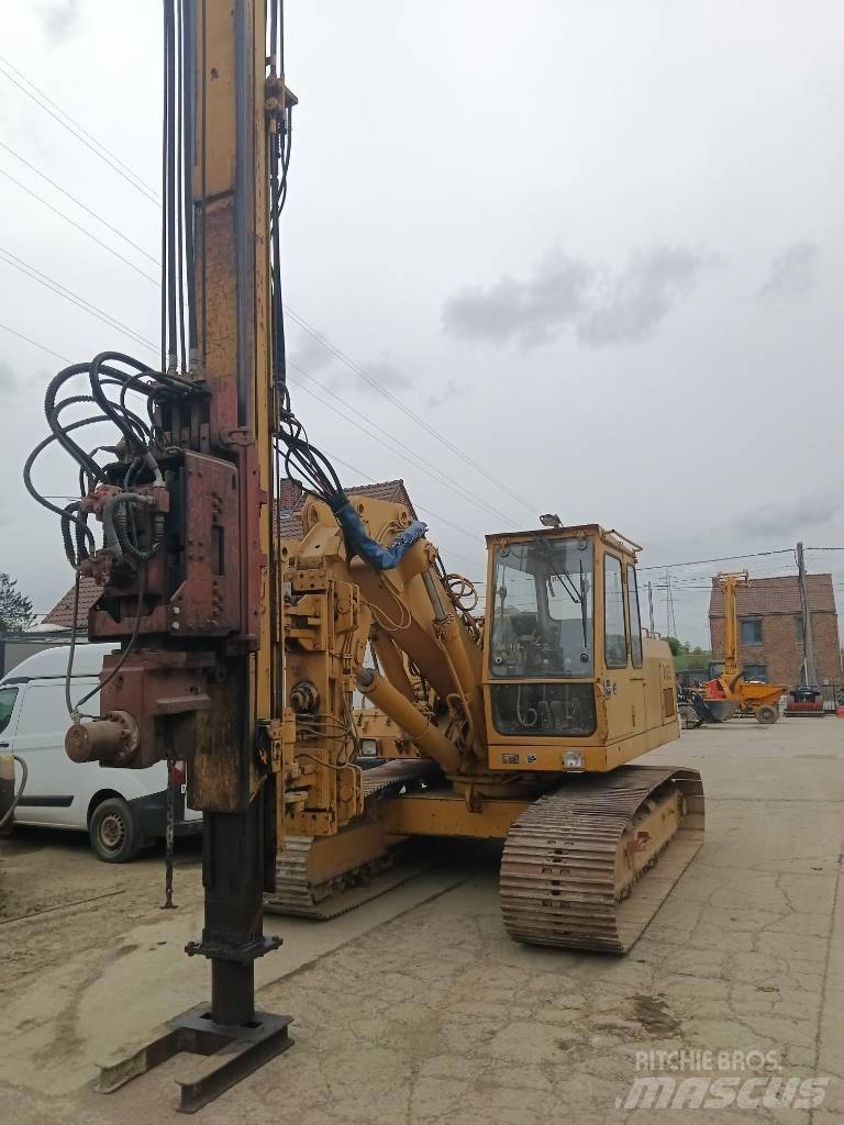 Liebherr R 922 L Excavatoare pe șenile

