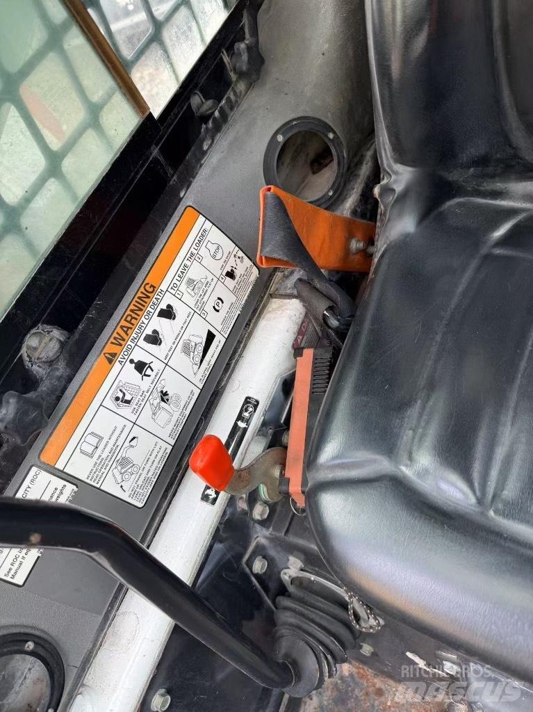 Bobcat S 300 Mini incarcator