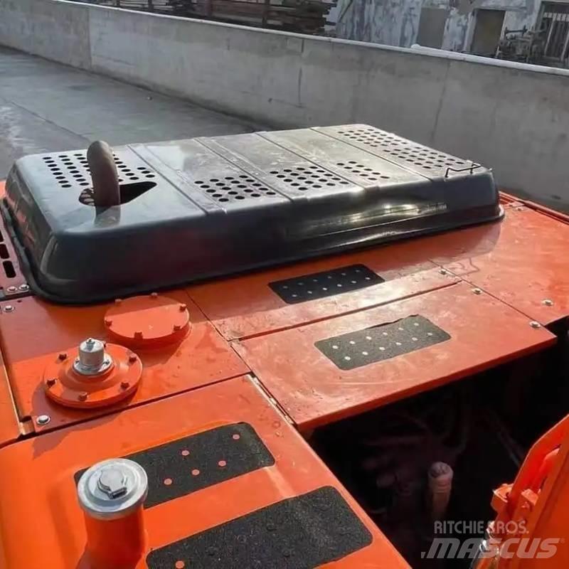 Hitachi ZX 200 Excavatoare pe șenile
