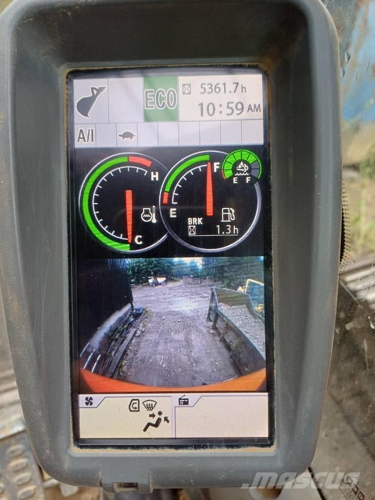 Hitachi ZX 135 US-6 Excavatoare pe șenile
