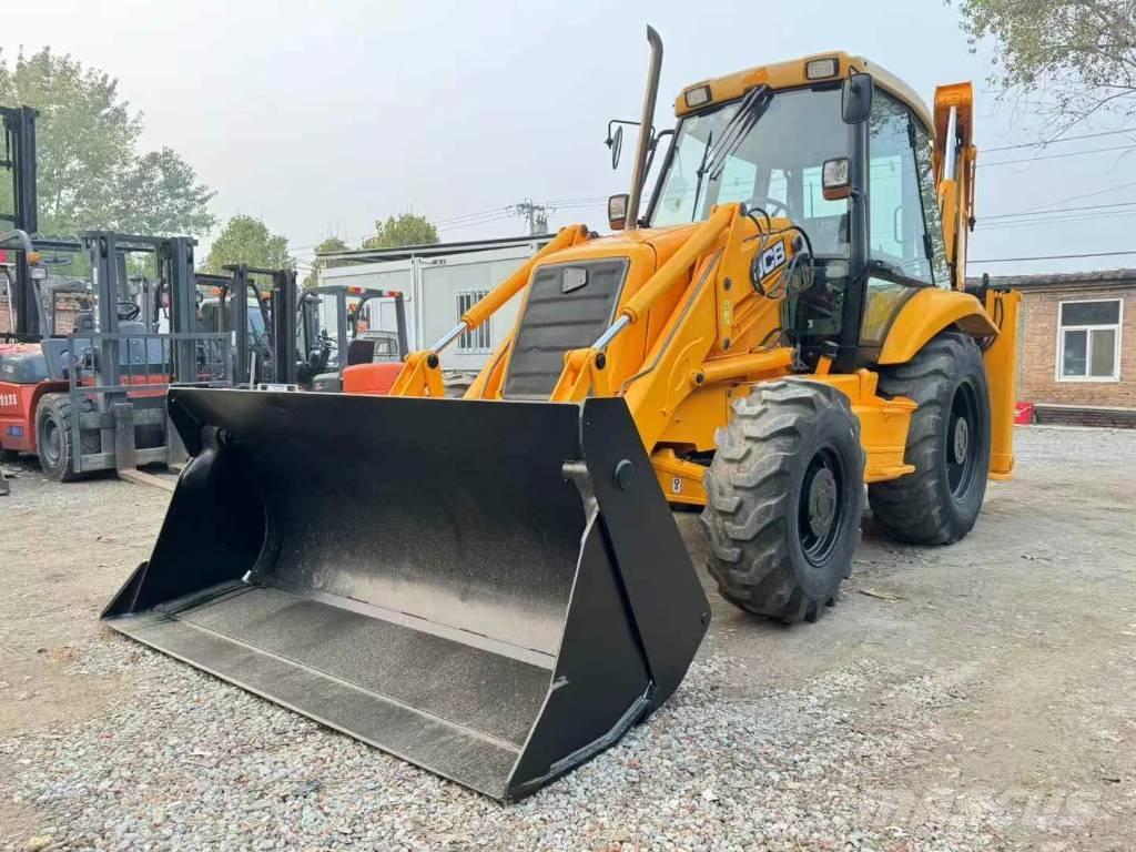 JCB 3CX Buldoexcavatoare