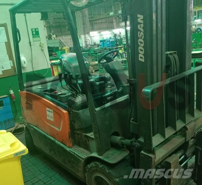 Doosan B22 Stivuitor electric